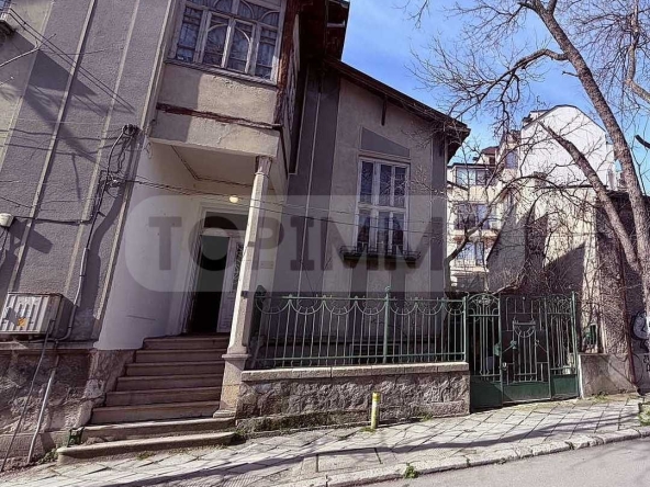 Дава се под наем Офис в Варна, Общината - 80 кв.м за 348.84 € - Снимка #1