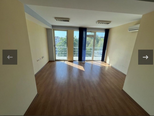 Дава се под наем Офис в с. Овощник, Област Стара Загора - 35 кв.м за 153 € - Снимка #1