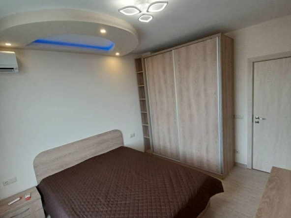 Дава се под наем Двустаен апартамент в София, Кръстова вада - 70 кв.м за 718.08 € - Снимка #1