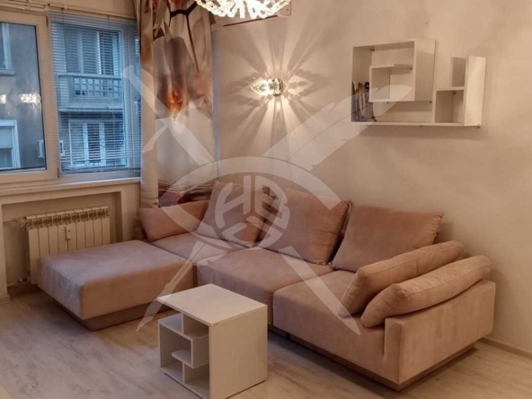 Дава се под наем Двустаен апартамент в София, Център - 60 кв.м за 747.66 € - Снимка #1