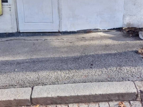 Дава се под наем Магазин в Перник, Център - 7 кв.м за 153 € - Снимка #1