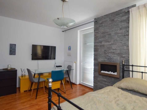 Дава се под наем Едностаен апартамент в Пловдив, Христо Смирненски - 40 кв.м за 178.5 € - Снимка #1