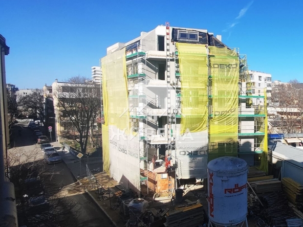 Тристаен апартамент в Варна, Базар Левски - 83 кв.м за 2509 €/кв.м - Снимка #1