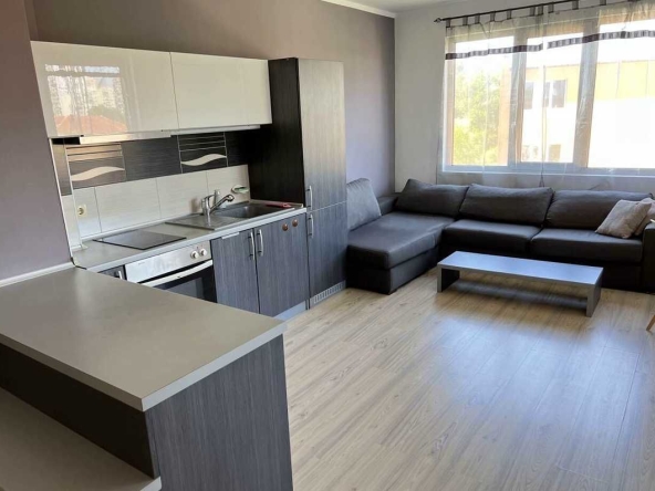 Дава се под наем Тристаен апартамент в Пловдив, Кършияка - 90 кв.м за 425 € - Снимка #1