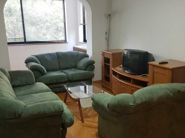 Дава се под наем Тристаен апартамент в Пловдив, Кършияка - 90 кв.м за 357 € - Снимка #1