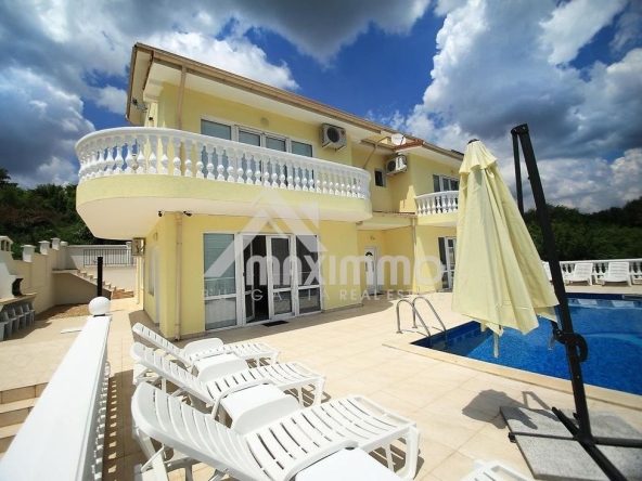 Къща в Балчик - 465 кв.м за 1054 €/кв.м - Снимка #1