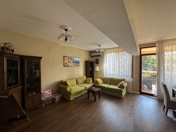 Дава се под наем Тристаен апартамент в София, Бояна - 101 кв.м за 1299 € - Снимка #1