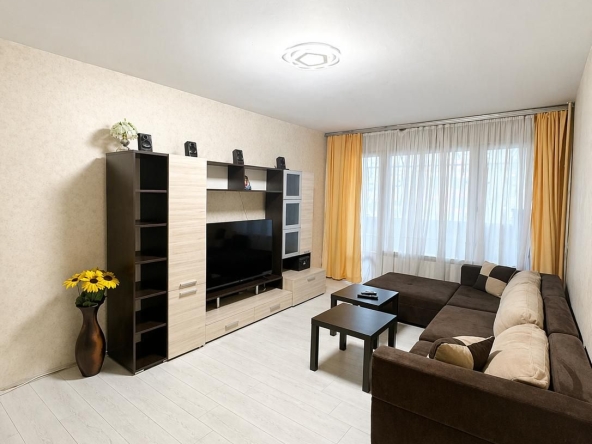 Дава се под наем Двустаен апартамент в София, Люлин 6 - 68 кв.м за 548.25 € - Снимка #1