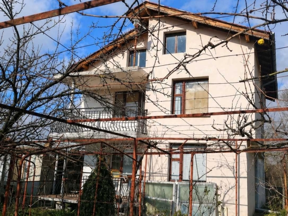 Къща в с. Ливада, Област Бургас - 198 кв.м за 284 €/кв.м - Снимка #1