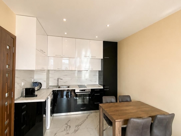 Дава се под наем Двустаен апартамент в София, Младост 4 - 65 кв.м за 677.79 € - Снимка #1