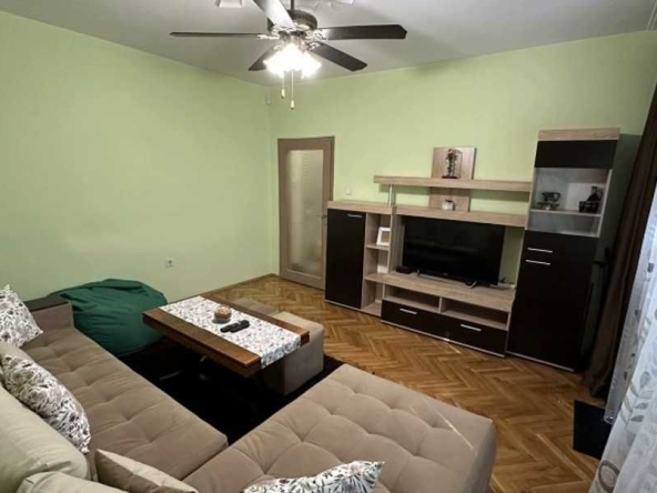 Дава се под наем Двустаен апартамент в София, Обеля 2 - 55 кв.м за 350 € - Снимка #1