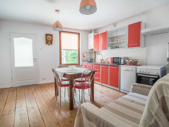 Дава се под наем Едностаен апартамент в Пловдив, Централна гара - 33 кв.м за 153 € - Снимка #1