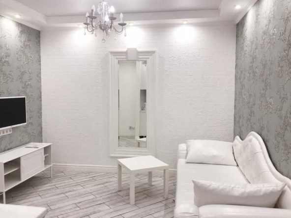 Дава се под наем Двустаен апартамент в Пловдив, Христо Смирненски - 68 кв.м за 306 € - Снимка #1