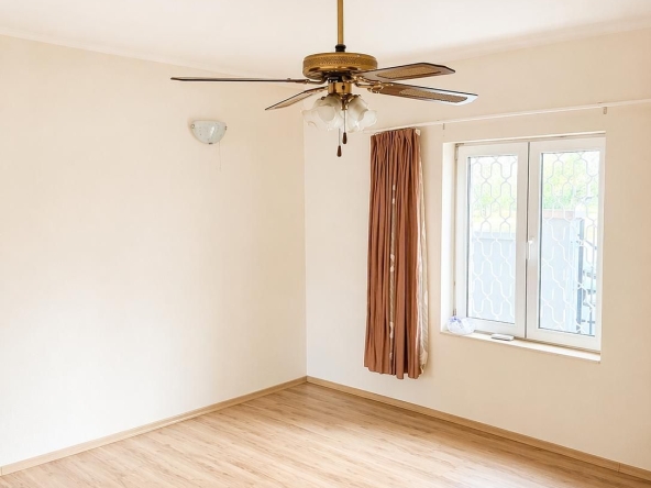 Дава се под наем Етаж от къща в София, Надежда 1 - 65 кв.м за 448.8 € - Снимка #1