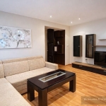 Дава се под наем Тристаен апартамент в Варна, Лятно кино Тракия - 120 кв.м за 747.66 € - Снимка #1