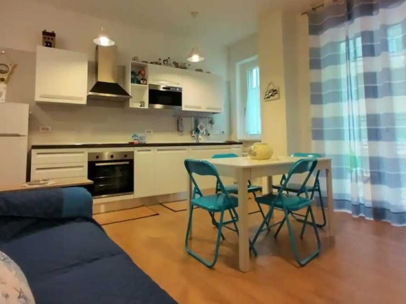 Дава се под наем Тристаен апартамент в Пловдив, Мараша - 84 кв.м за 346.8 € - Снимка #1