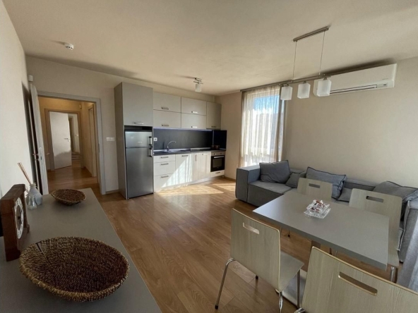 Дава се под наем Тристаен апартамент в София, Обеля - 80 кв.м за 630 € - Снимка #1