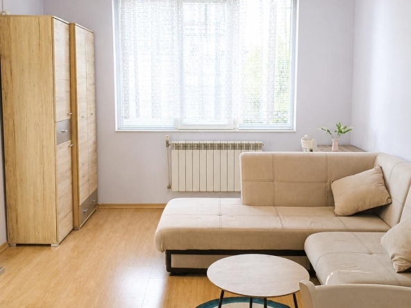 Дава се под наем Двустаен апартамент в София, Център - 64 кв.м за 598.23 € - Снимка #1