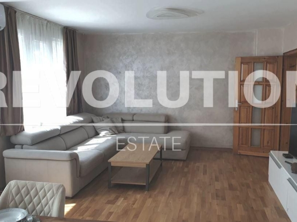 Дава се под наем Двустаен апартамент в Варна, Център - 85 кв.м за 1000 € - Снимка #1