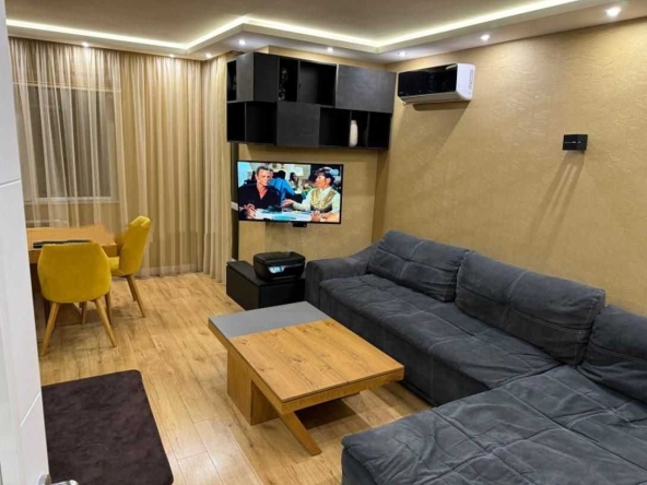 Дава се под наем Тристаен апартамент в София, Света Троица - 108 кв.м за 632.4 € - Снимка #1