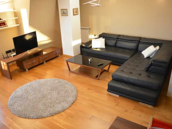 Дава се под наем Тристаен апартамент в Пловдив, Каменица 1 - 85 кв.м за 306 € - Снимка #1