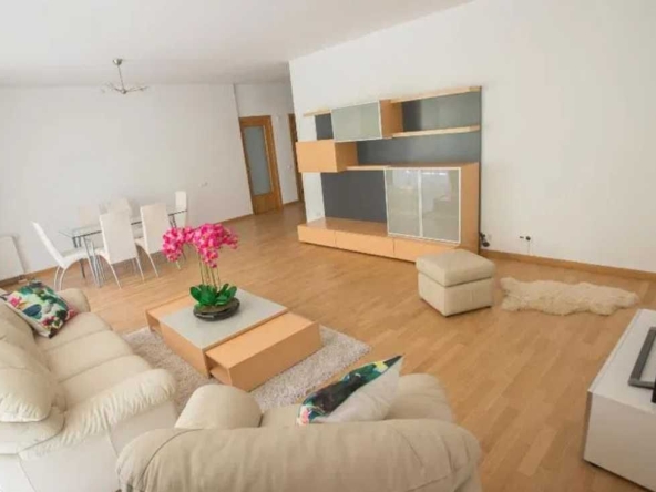 Дава се под наем Тристаен апартамент в Пловдив, Кършияка - 78 кв.м за 193.8 € - Снимка #1