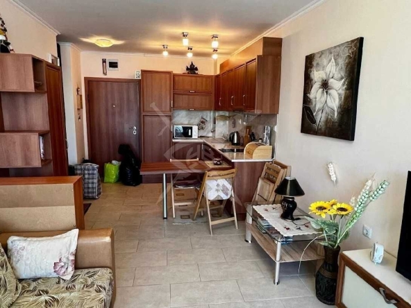 Тристаен апартамент в к.к. Слънчев бряг - 70 кв.м за 561 €/кв.м - Снимка #1