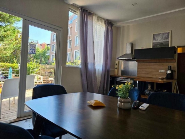 Дава се под наем Тристаен апартамент в Варна, Център - 90 кв.м за 850 € - Снимка #1