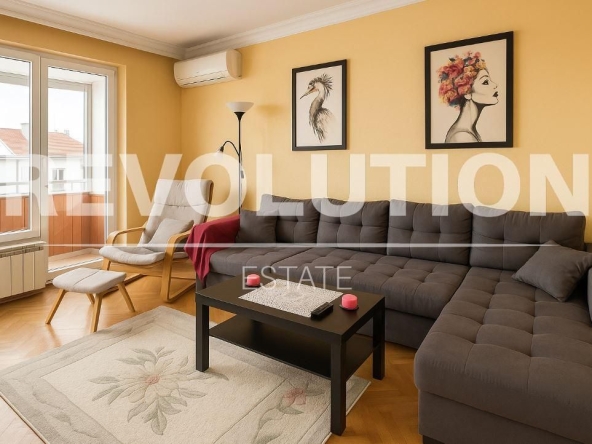 Дава се под наем Тристаен апартамент в Варна, Център - 60 кв.м за 511 € - Снимка #1