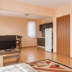Дава се под наем Етаж от къща в к.к. Камчия - 130 кв.м за 468.69 € - Снимка #1