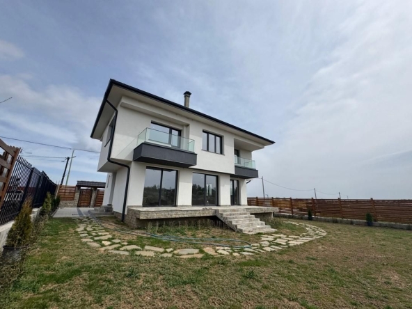 Къща в с. Хераково, Област София-област - 200 кв.м за 1700 €/кв.м - Снимка #1