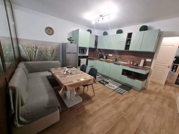 Дава се под наем Тристаен апартамент в Варна, ВИНС - 110 кв.м за 1146.99 € - Снимка #1