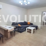Дава се под наем Тристаен апартамент в Варна, Център - 77 кв.м за 657.9 € - Снимка #1