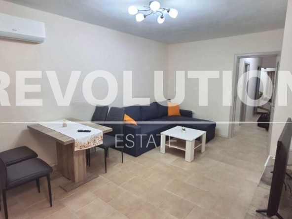 Дава се под наем Тристаен апартамент в Варна, Център - 77 кв.м за 657.9 € - Снимка #1