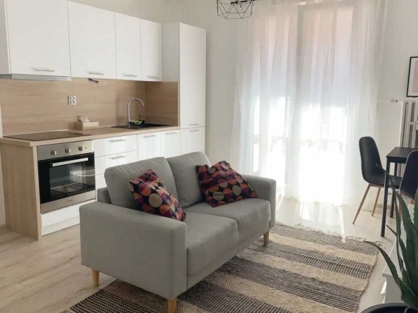 Дава се под наем Двустаен апартамент в Пловдив, Тракия - 63 кв.м за 306 € - Снимка #1