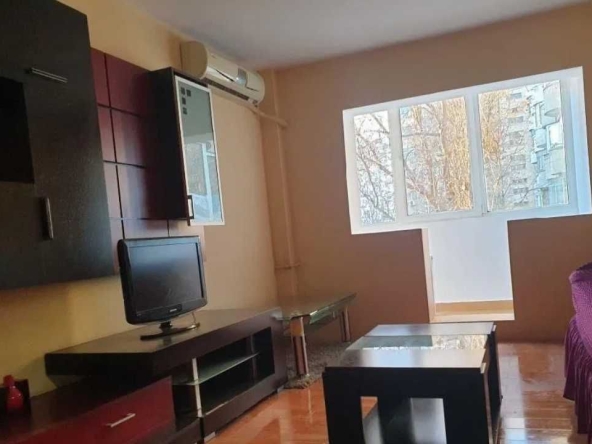 Дава се под наем Тристаен апартамент в Пловдив, Кършияка - 90 кв.м за 260.1 € - Снимка #1