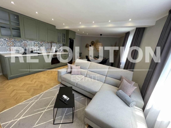 Дава се под наем Двустаен апартамент в Варна, Общината - 70 кв.м за 850 € - Снимка #1