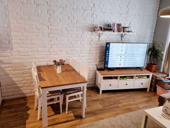 Дава се под наем Тристаен апартамент в София, Витоша - 86 кв.м за 946.56 € - Снимка #1