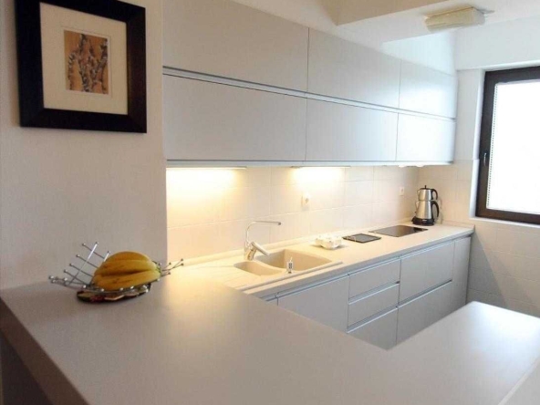 Дава се под наем Двустаен апартамент в Бургас, Братя Миладинови - 56 кв.м за 229.5 € - Снимка #1