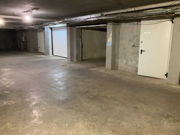 Дава се под наем Гараж / Паркомясто в София, Манастирски ливади - 17 кв.м за 40000 € - Снимка #1