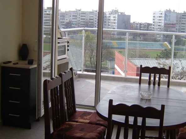 Дава се под наем Четиристаен апартамент в Варна, Окръжна болница - 100 кв.м за 600 € - Снимка #1