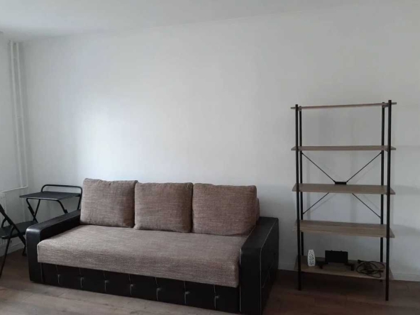 Дава се под наем Едностаен апартамент в Пловдив, Изгрев - 15 кв.м за 204 € - Снимка #1