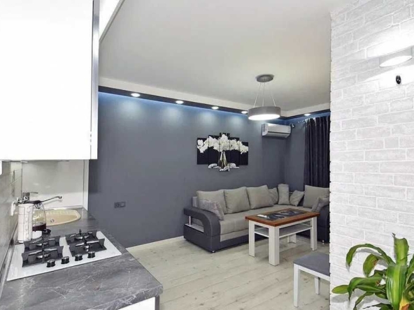 Дава се под наем Двустаен апартамент в Бургас, Лазур - 45 кв.м за 321.3 € - Снимка #1