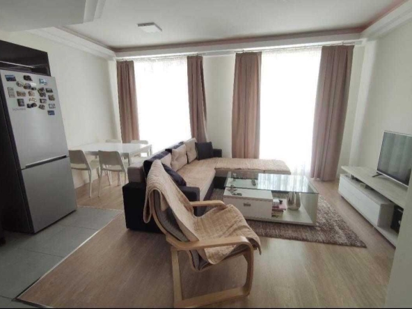 Дава се под наем Двустаен апартамент в Бургас, Изгрев - 63 кв.м за 204 € - Снимка #1