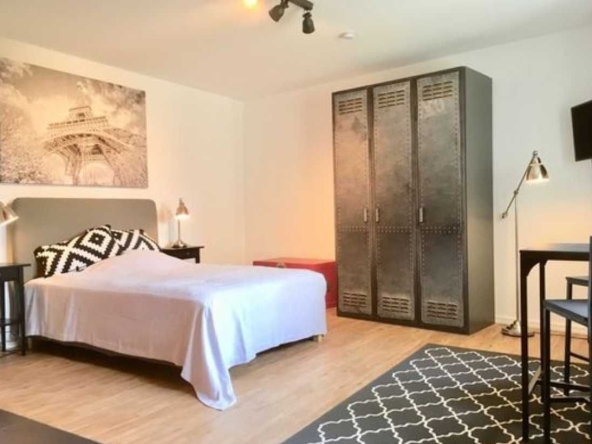 Дава се под наем Двустаен апартамент в Пловдив, Център - 65 кв.м за 280.5 € - Снимка #1