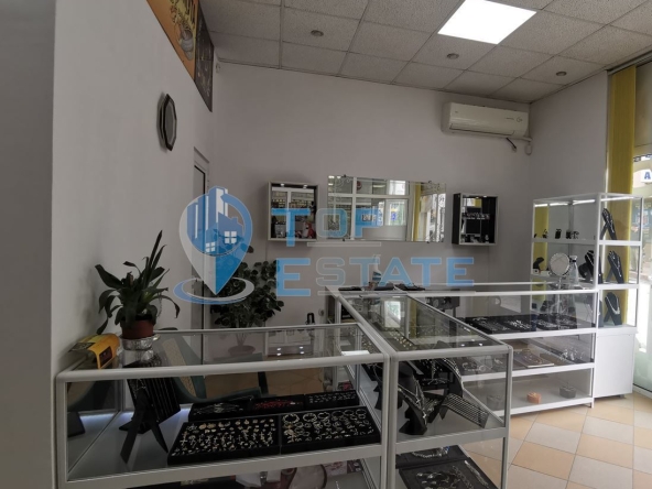 Магазин в Горна Оряховица - 29 кв.м за 1725 €/кв.м - Снимка #1