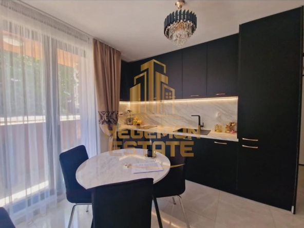 Двустаен апартамент в к.к. Св.Св. Константин и Елена - 69 кв.м за 1856 €/кв.м - Снимка #1