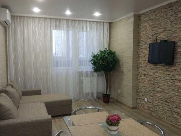 Дава се под наем Двустаен апартамент в Пловдив, Каменица 1 - 42 кв.м за 127.5 € - Снимка #1