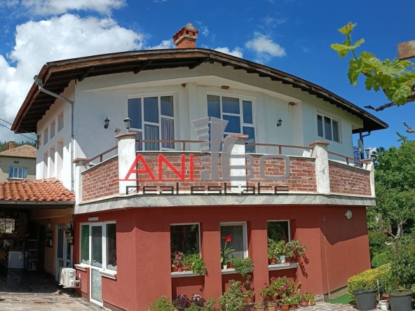 Къща в Годеч - 300 кв.м за 1217 €/кв.м - Снимка #1