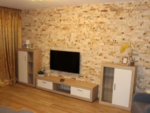 Дава се под наем Тристаен апартамент в Пловдив, Западен - 86 кв.м за 372.3 € - Снимка #1